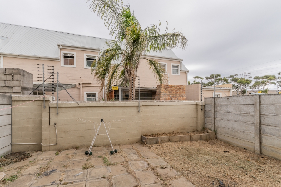 2 Bedroom Property for Sale in Guldenland Western Cape